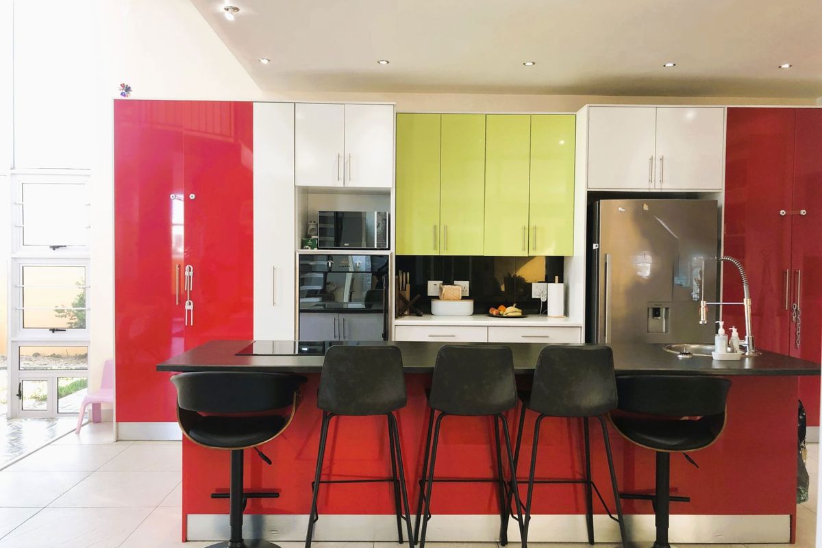 Modern Family Home – Available to Family Tenants Only - Photo 5