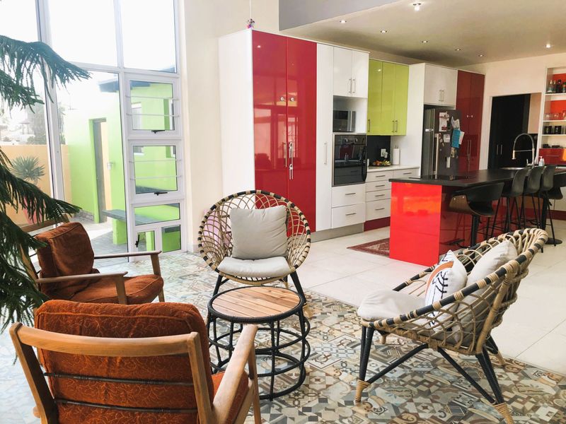 Modern Family Home – Available to Family Tenants Only - Photo 2