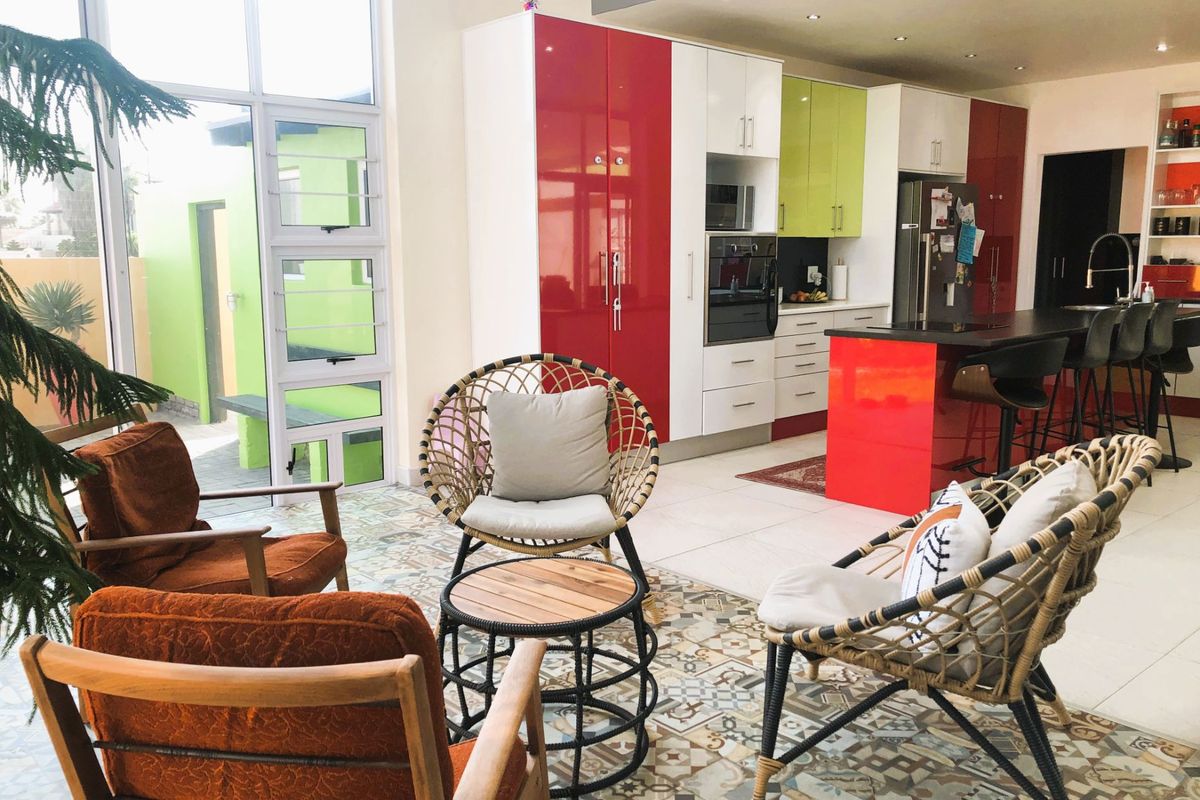 Modern Family Home – Available to Family Tenants Only - Photo 2