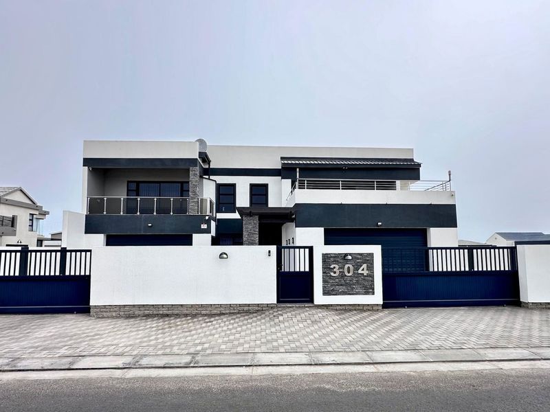 A COASTAL MASTERPIECE OF STYLE & COMFORT - Photo 7