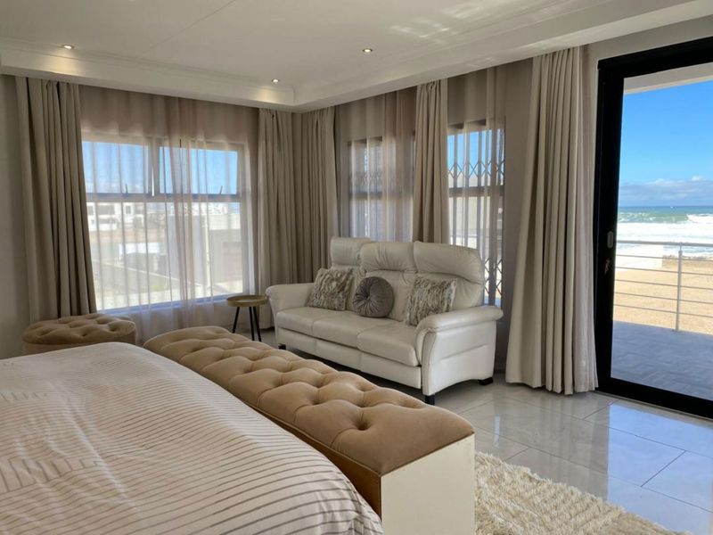 A COASTAL MASTERPIECE OF STYLE & COMFORT - Photo 5