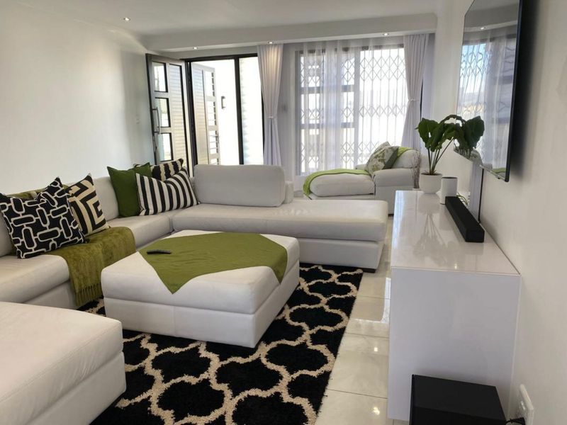 A COASTAL MASTERPIECE OF STYLE & COMFORT - Photo 8