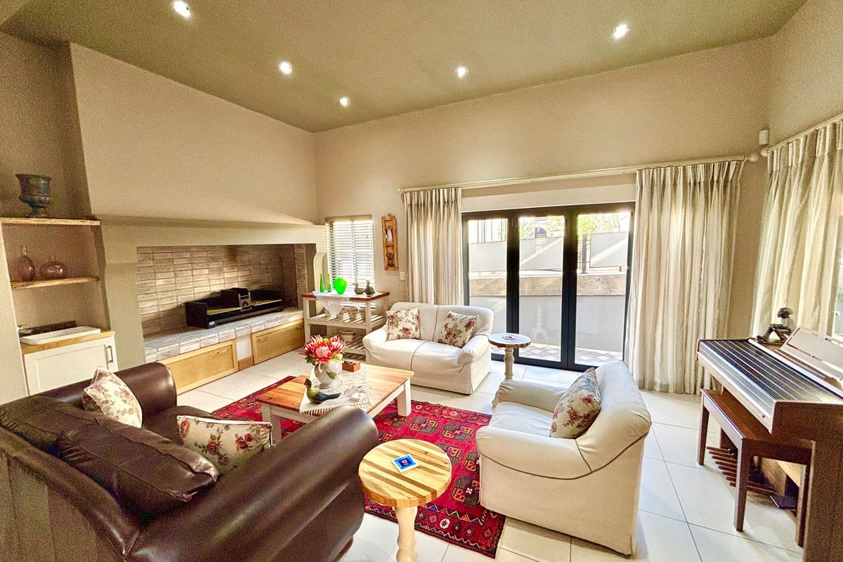 Luxury townhouse with modern finishes and views! - Photo 4