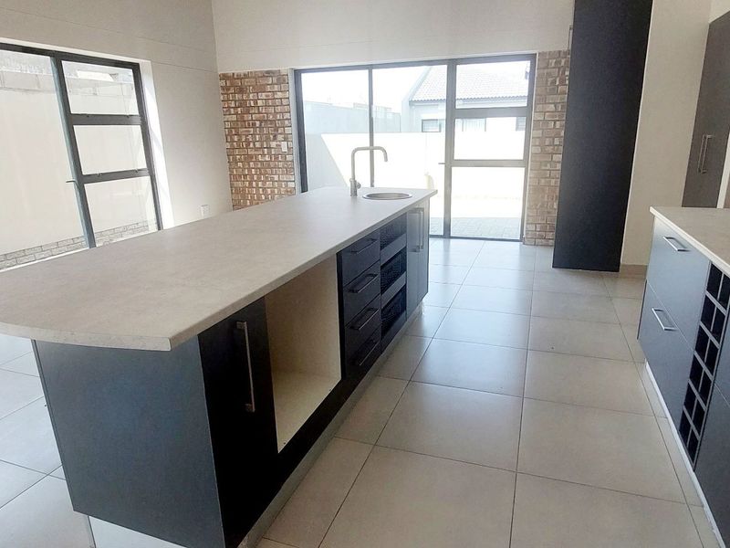 Newly Built Freestanding Home in Kramersdorf - Photo 4