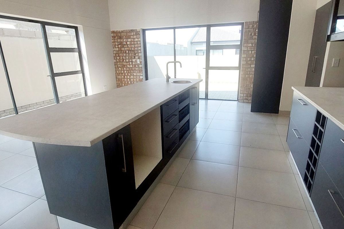 Newly Built Freestanding Home in Kramersdorf - Photo 4