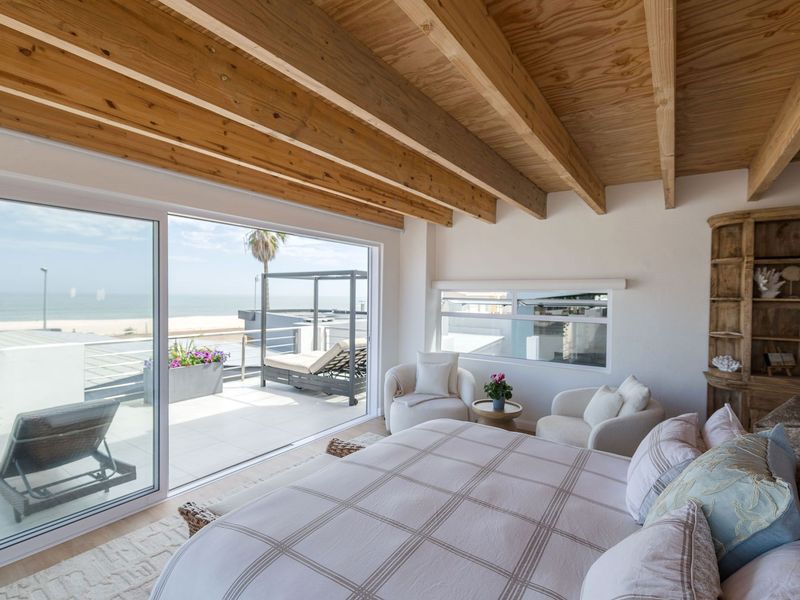 Coastal Beauty With Endless Ocean Views - Photo 1