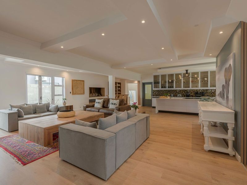 Coastal Beauty With Endless Ocean Views - Photo 6