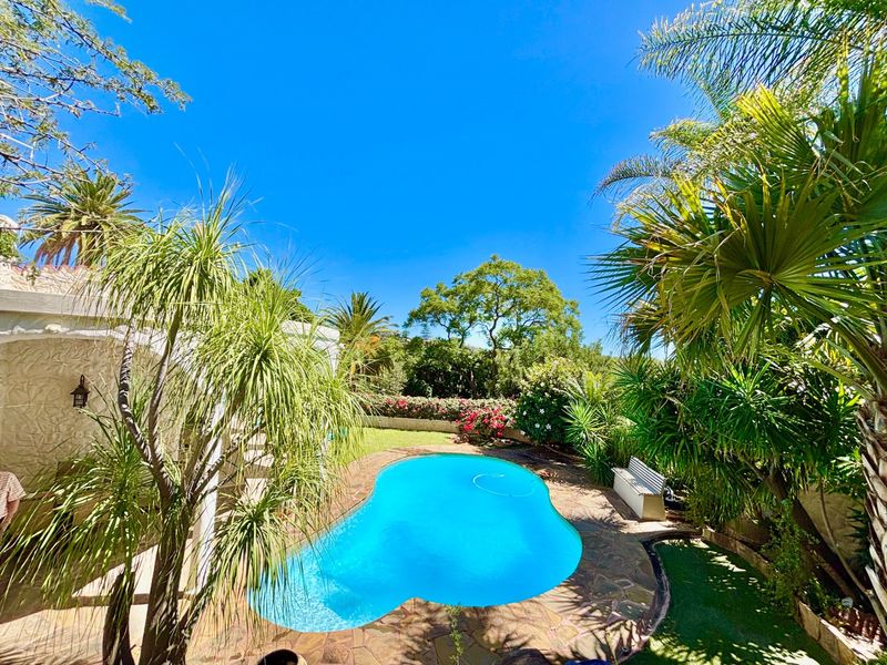 Elegant European Villa located in Luxury Hill. - Photo 1