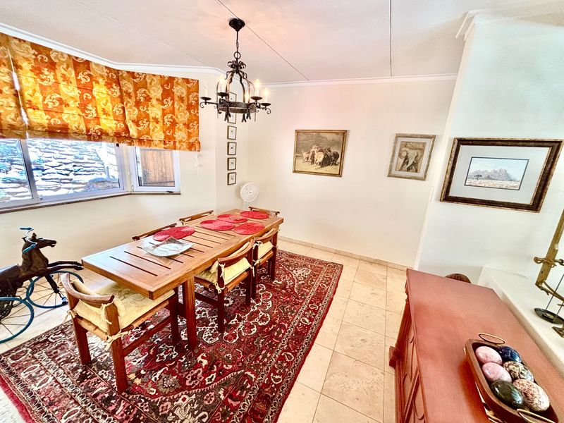 Elegant European Villa located in Luxury Hill. - Photo 5