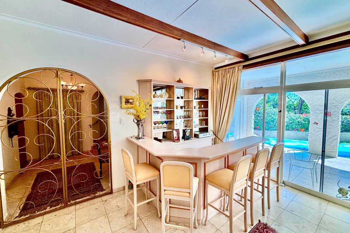 Elegant European Villa located in Luxury Hill. - Photo 4