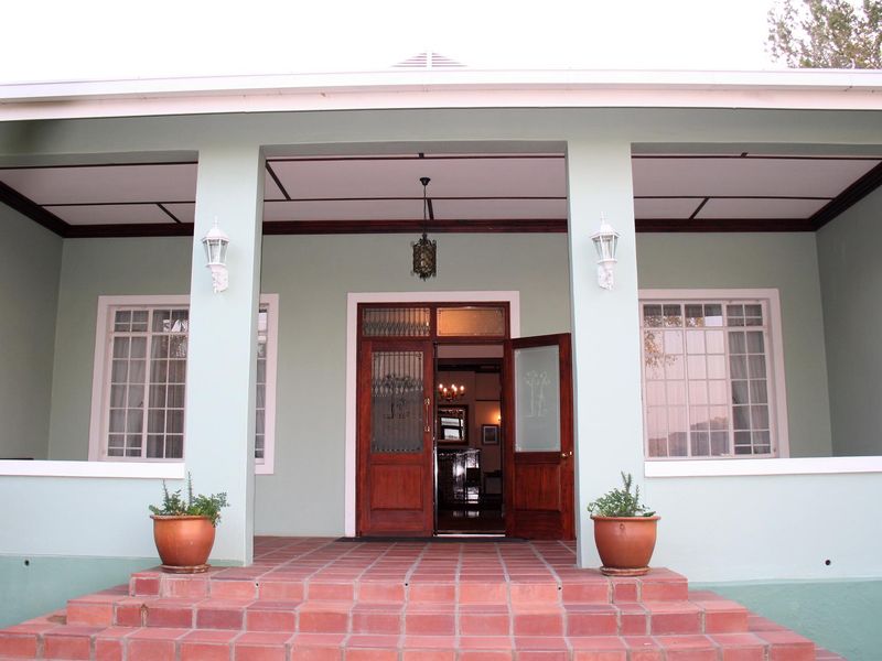 Timeless elegance in the heart of Klein Windhoek - Photo 2