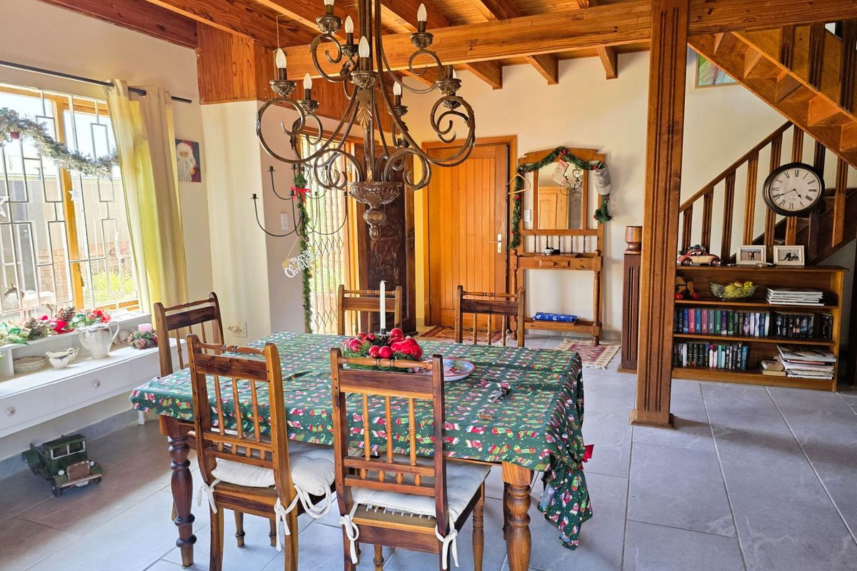 Versatile Coastal Home - Photo 5