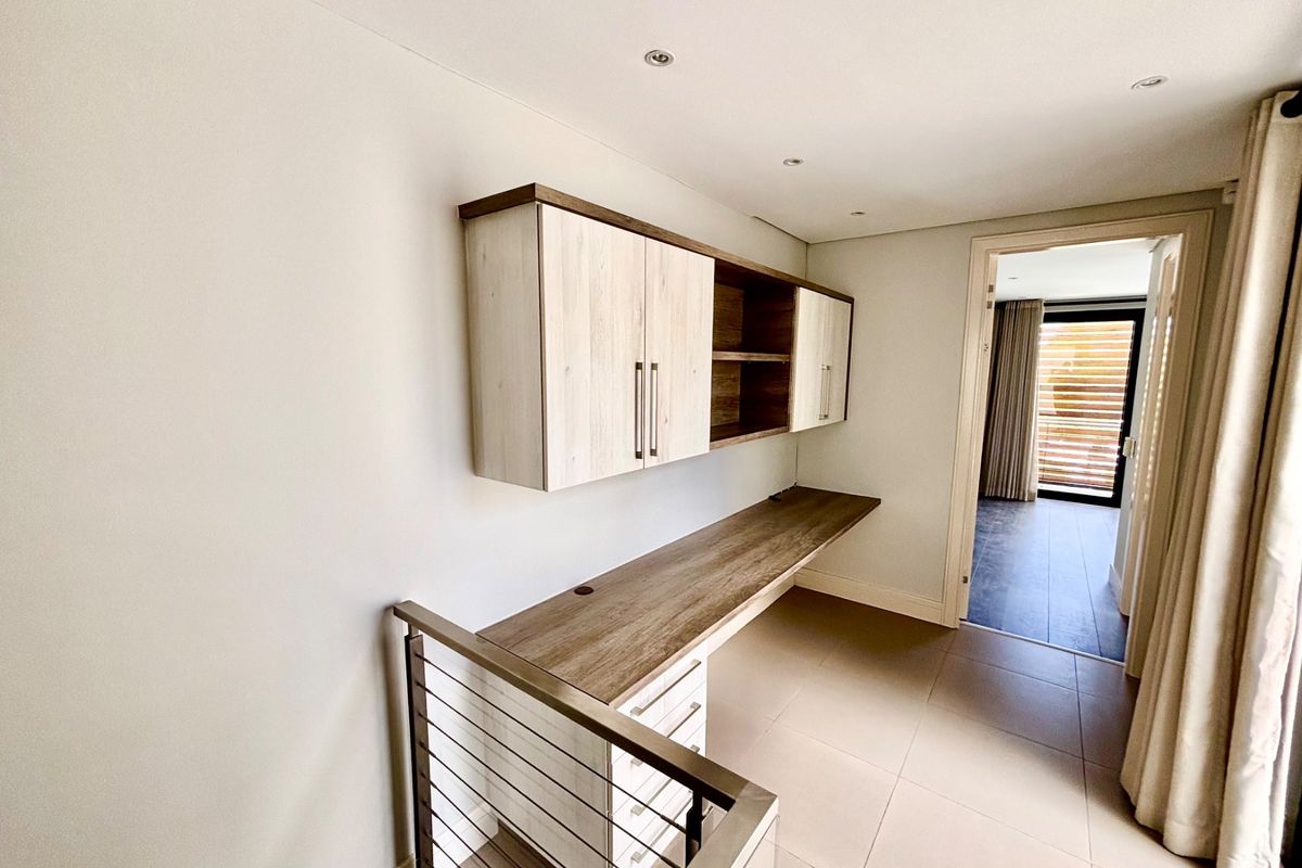 Beautiful, Modern and Secure Townhouse to Rent in Eros - Photo 3