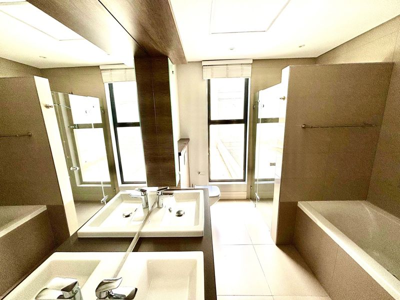 Beautiful, Modern and Secure Townhouse to Rent in Eros - Photo 5