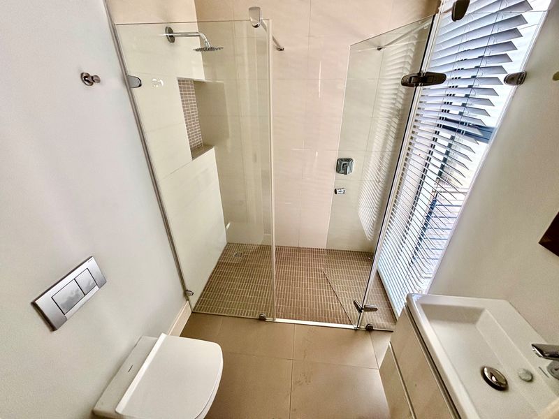 Beautiful, Modern and Secure Townhouse to Rent in Eros - Photo 7