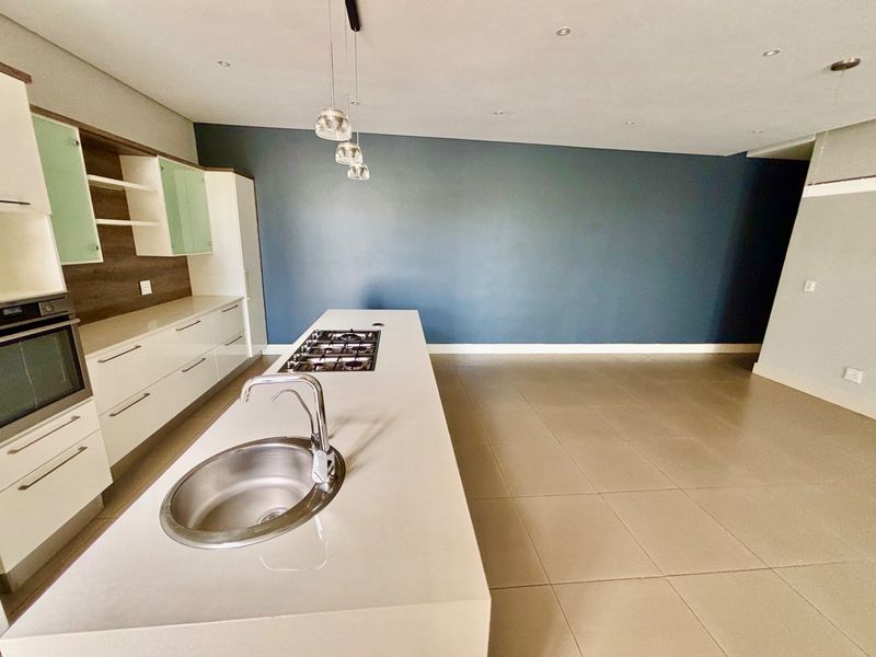 Beautiful, Modern and Secure Townhouse to Rent in Eros - Photo 9