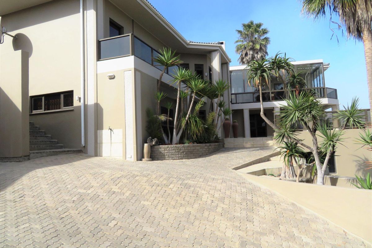 Elegant Coastal Living — One Street from the Beach - Photo 3