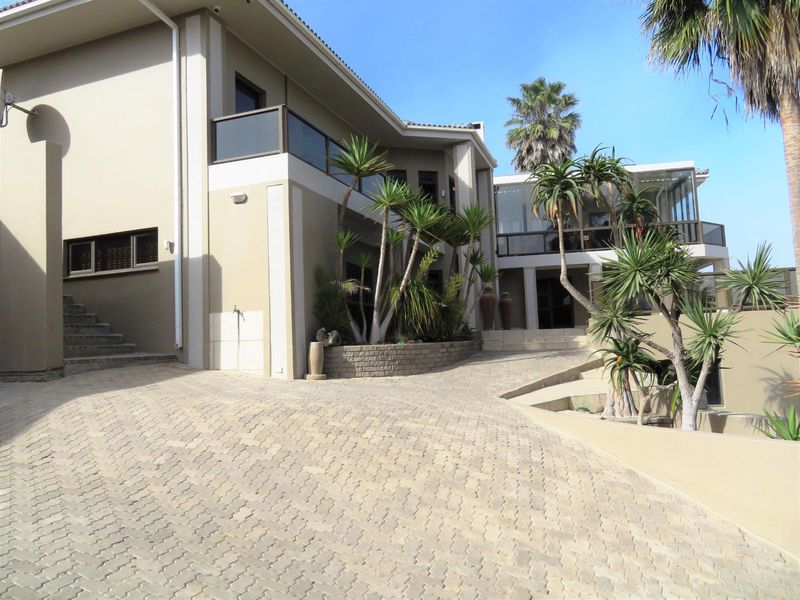 Elegant Coastal Living — One Street from the Beach - Photo 3