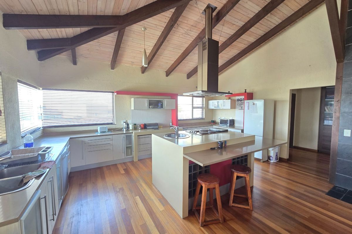 Experience Golf Estate Living with Style and Serenity - Photo 3