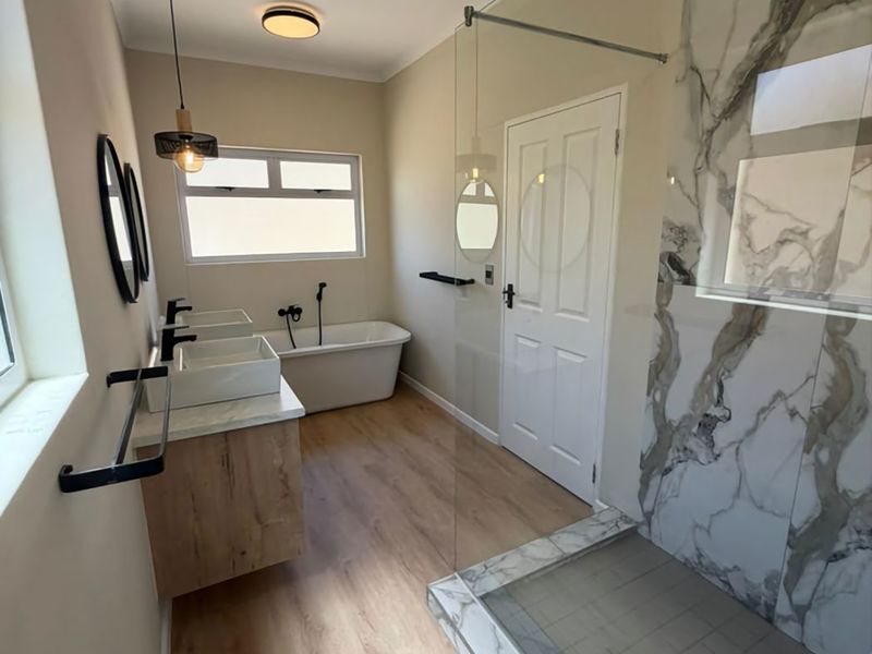Experience Modern Comfort and Luxury at Rossmund Golf Resort - Photo 10