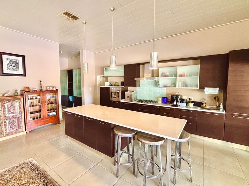 Exceptional value for those seeking a flexible living solution in a prime location. - Photo 2