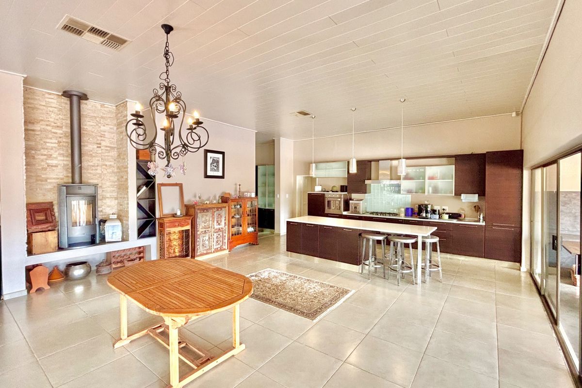 Exceptional value for those seeking a flexible living solution in a prime location. - Photo 5