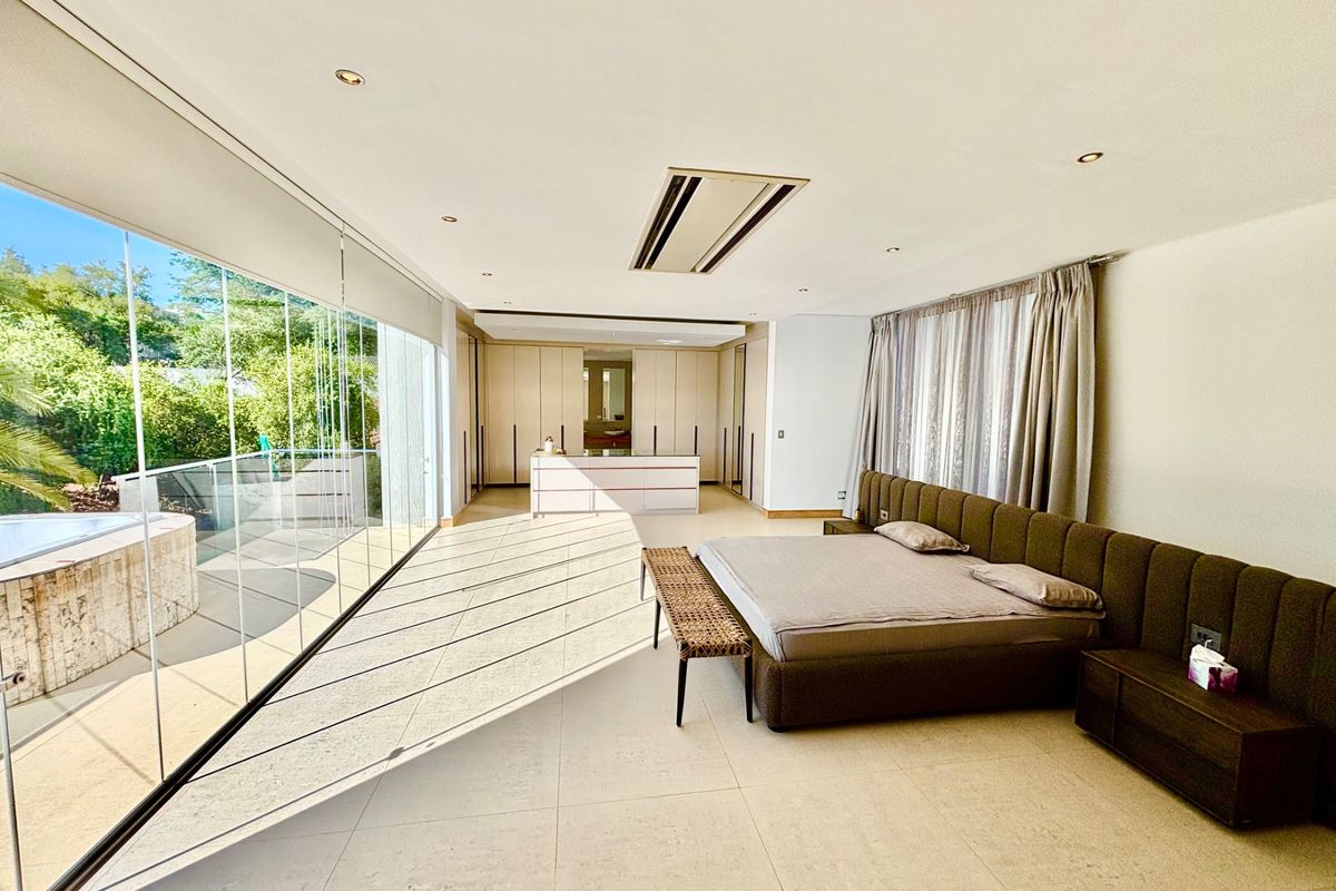 Executive Elegance: A Residence Beyond Compare - Photo 3