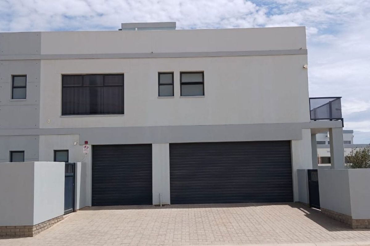 # Luxury Coastal Residence – Sunbay, Henties Bay - Photo 2