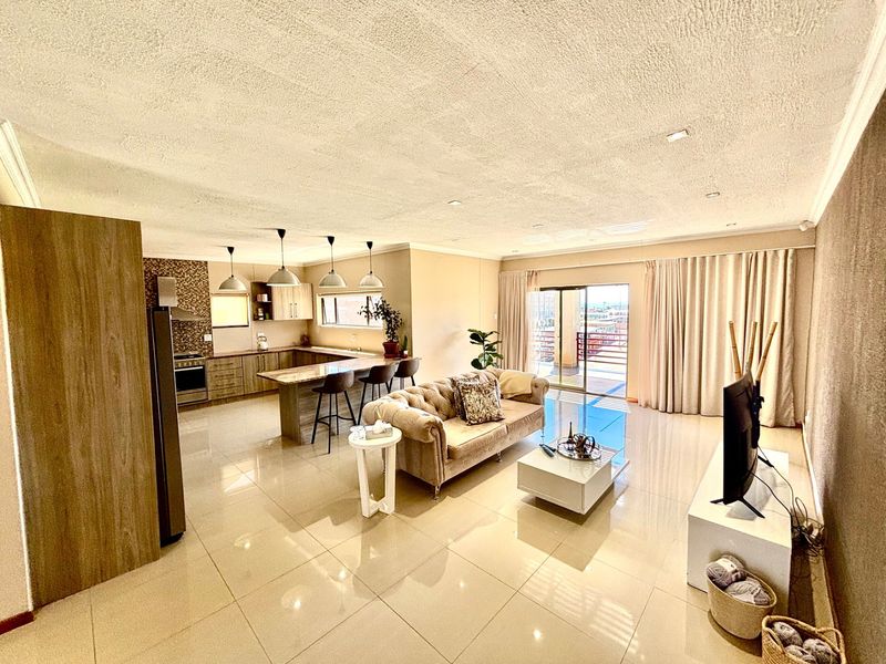 Modern family home with exceptional Northern Views. - Photo 1