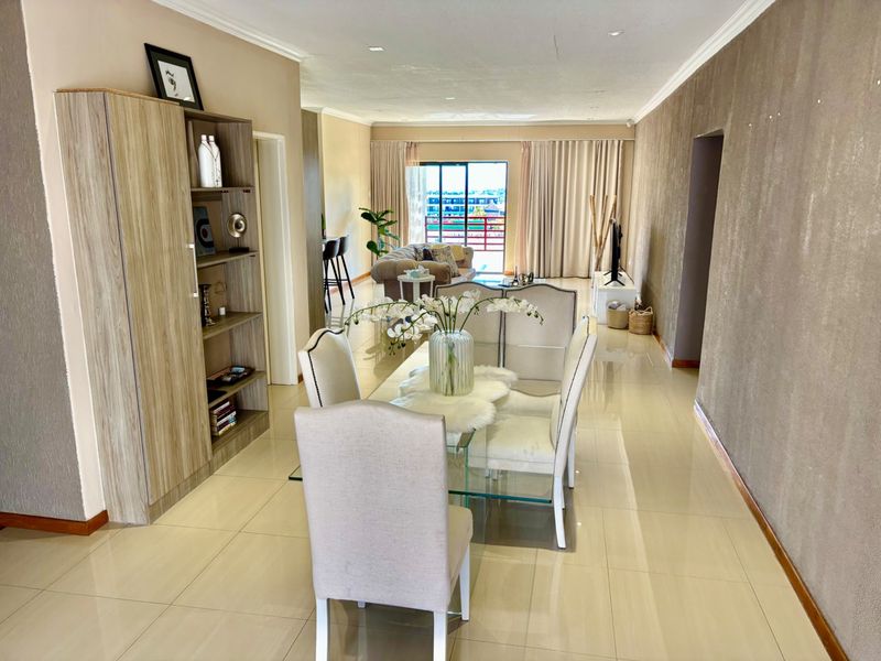 Modern family home with exceptional Northern Views. - Photo 9