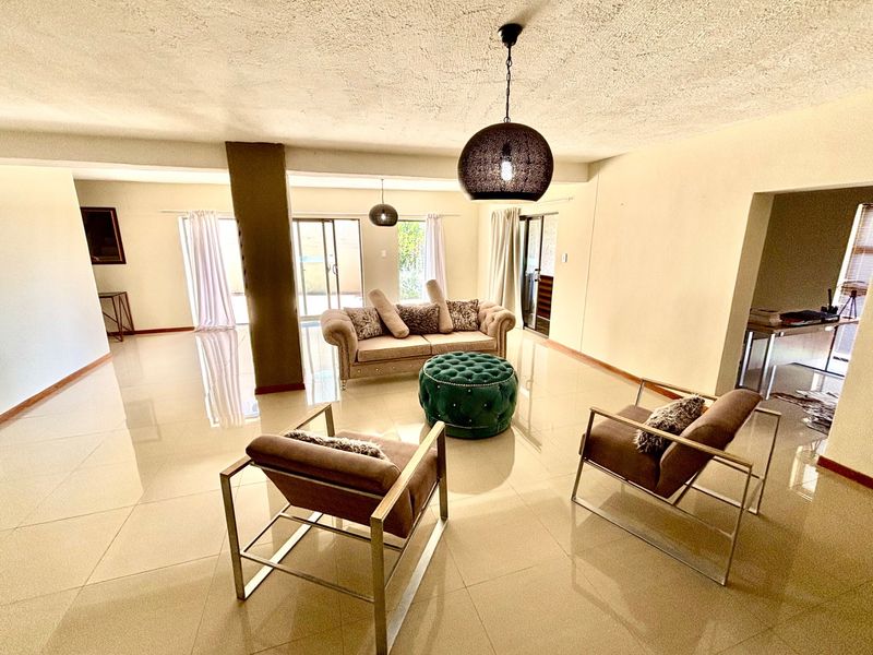 Modern family home with exceptional Northern Views. - Photo 7