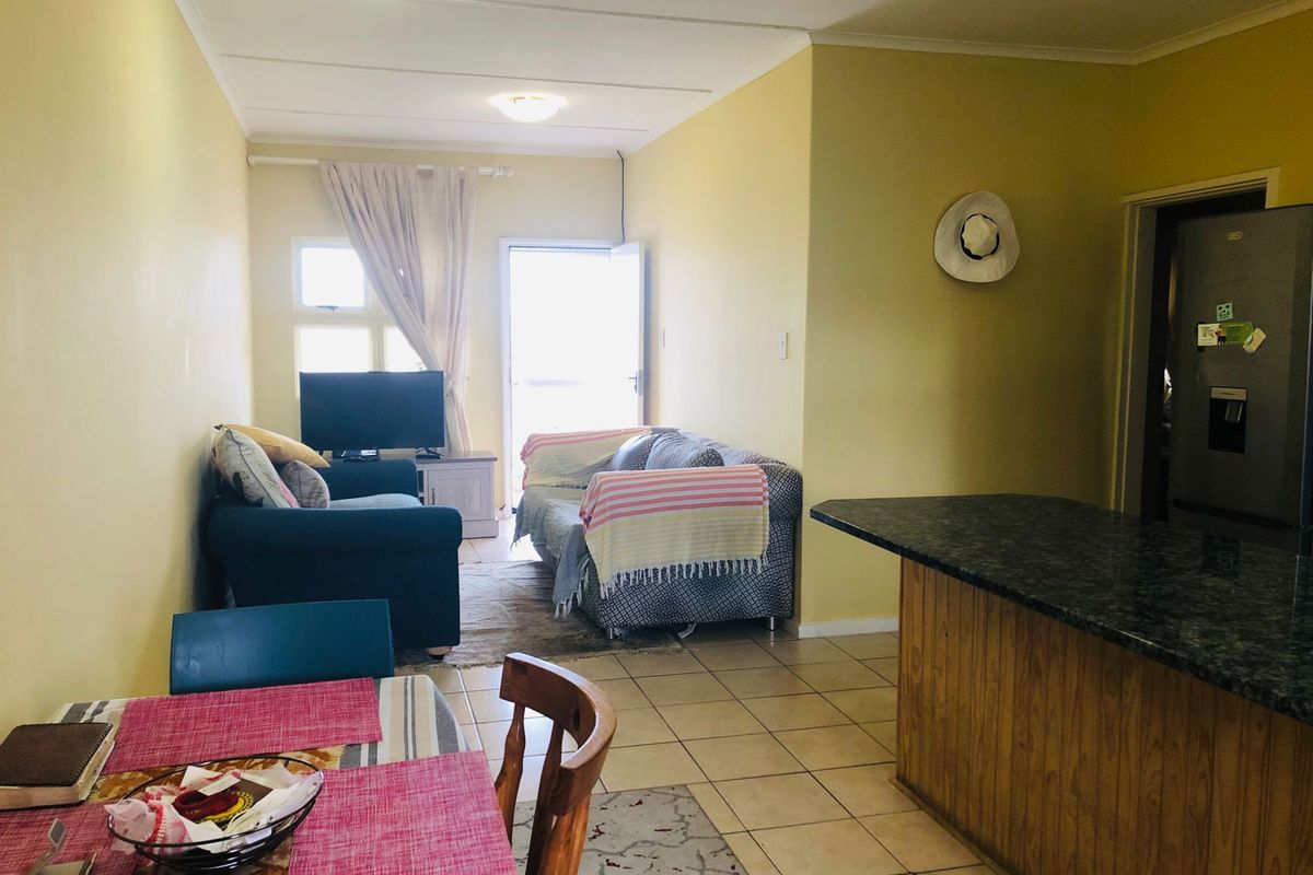 Charming 2-Bedroom Apartment in a Convenient Location! - Photo 5