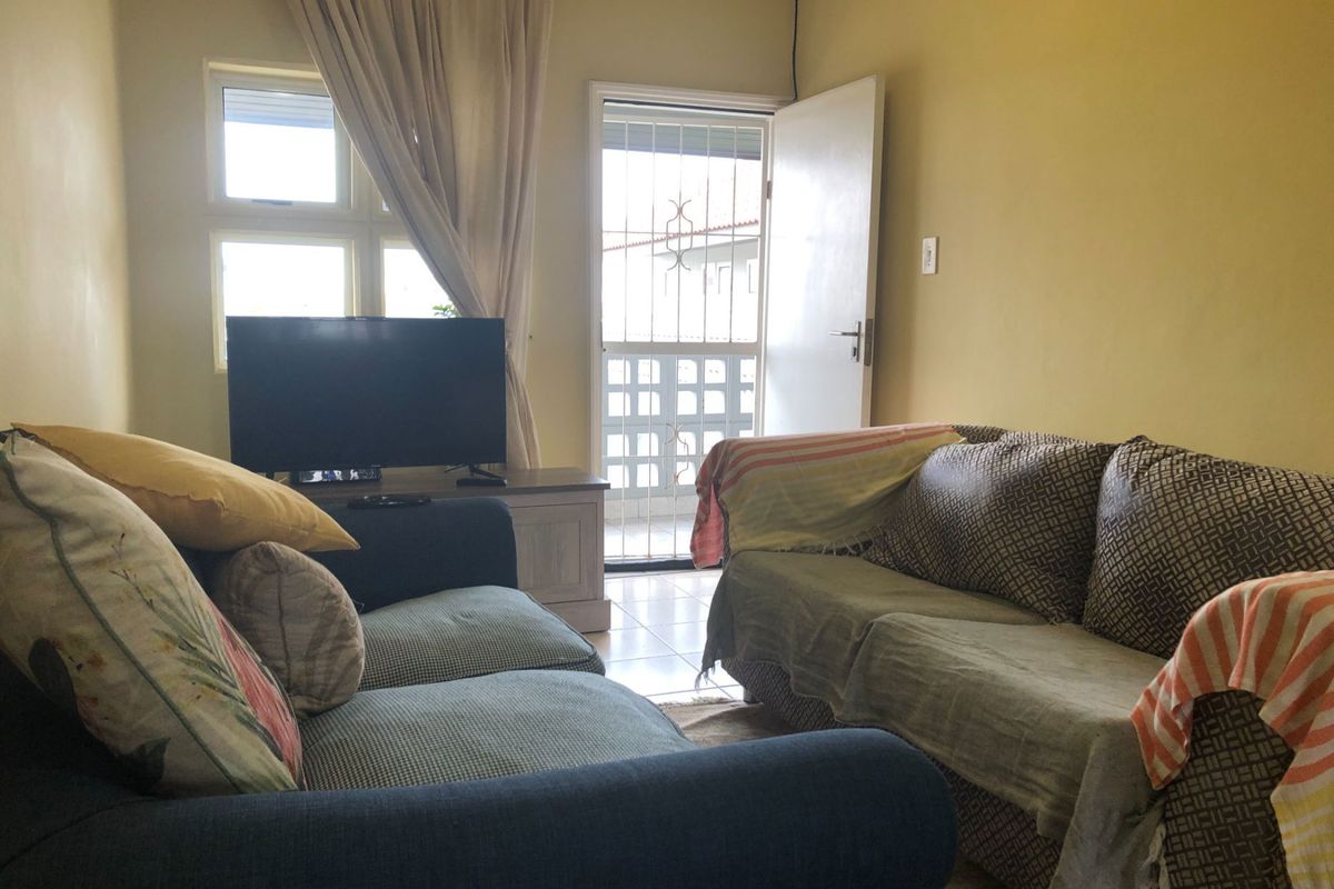 Charming 2-Bedroom Apartment in a Convenient Location! - Photo 3