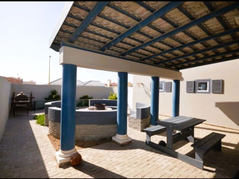 Perfect Family Home in Henties Bay - Photo 2