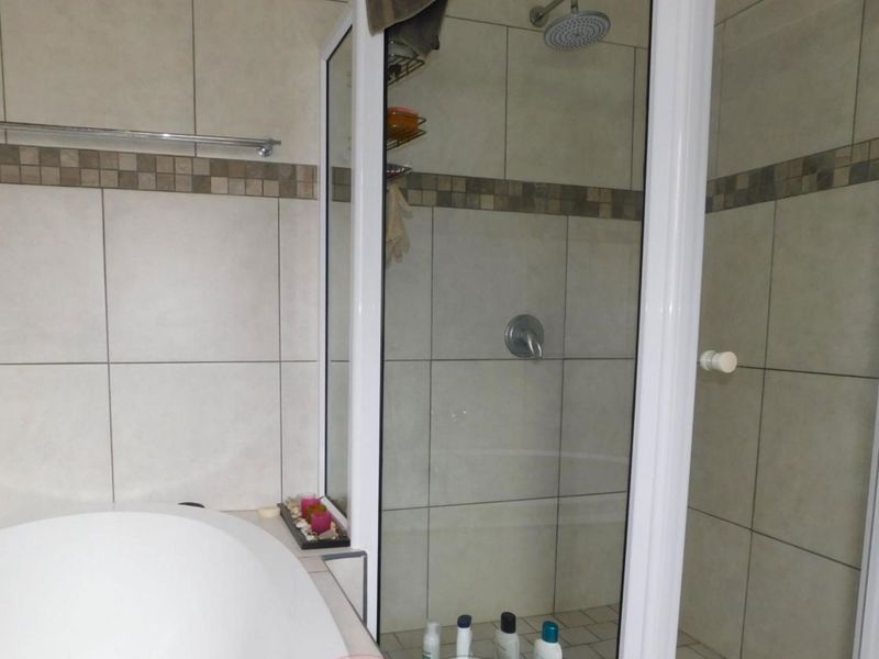 Perfect Family Home in Henties Bay - Photo 9