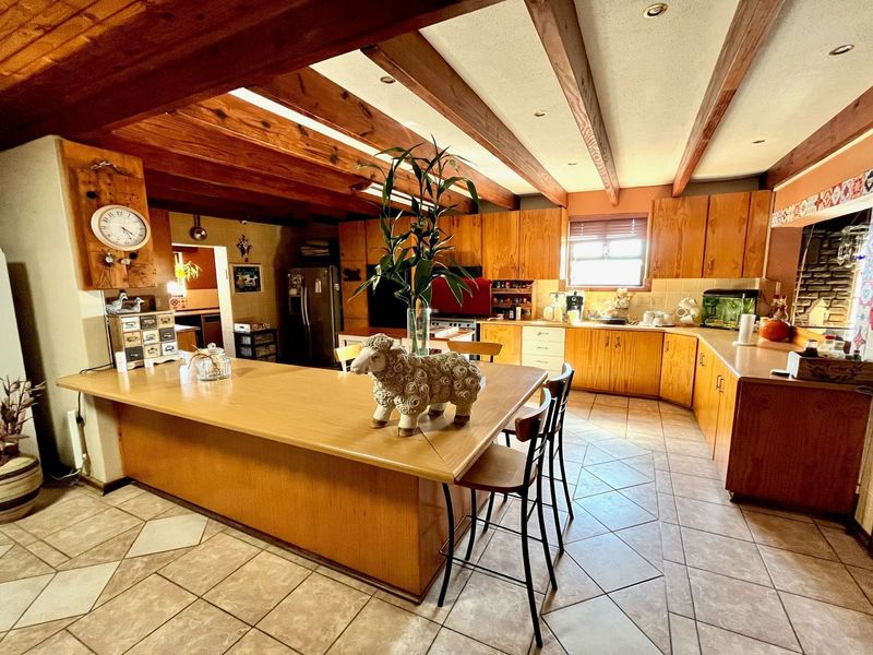 Family Home with Separate Flat for Sale in Ocean View - Photo 9