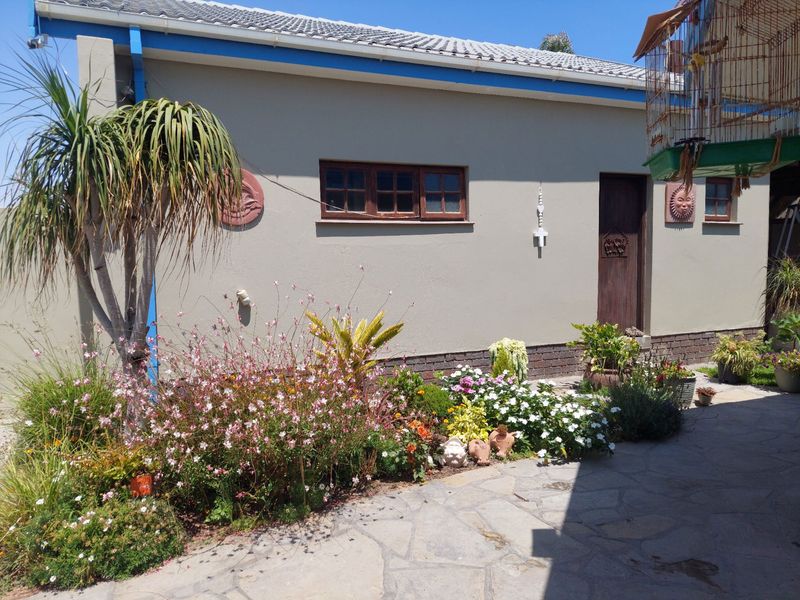 Family Home with Separate Flat for Sale in Ocean View - Photo 6