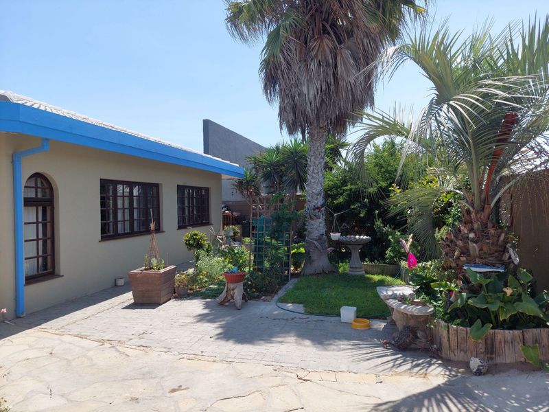 Family Home with Separate Flat for Sale in Ocean View - Photo 5