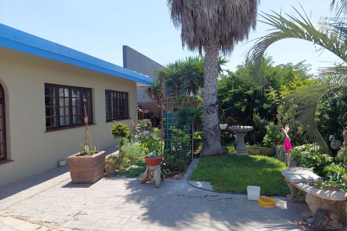 Family Home with Separate Flat for Sale in Ocean View - Photo 3