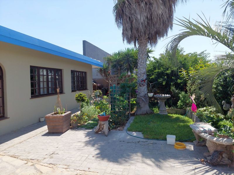 Family Home with Separate Flat for Sale in Ocean View - Photo 3