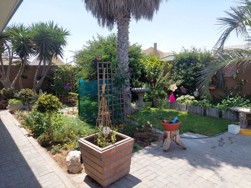 Family Home with Separate Flat for Sale in Ocean View - Photo 2