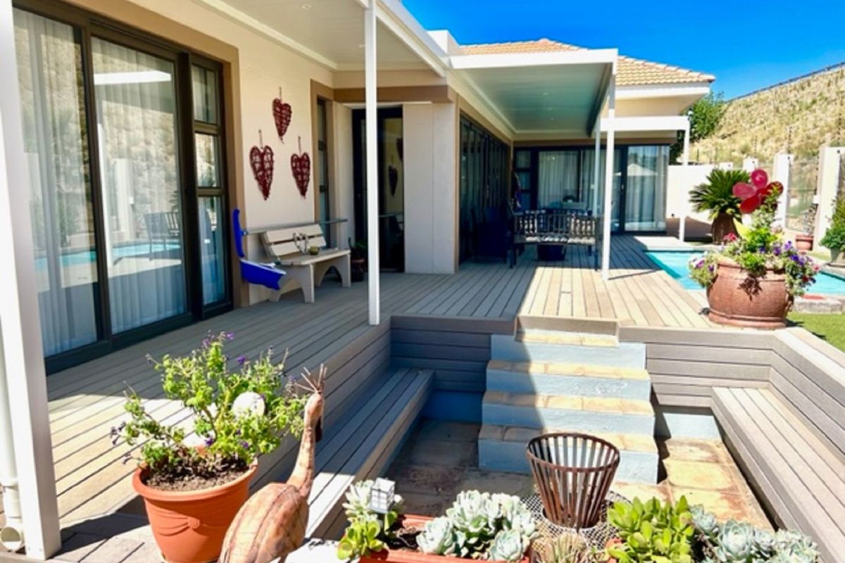 Designer luxurious home on offer. - Photo 2