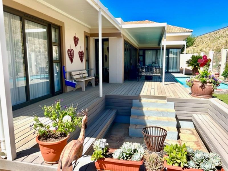 Designer luxurious home on offer. - Photo 2