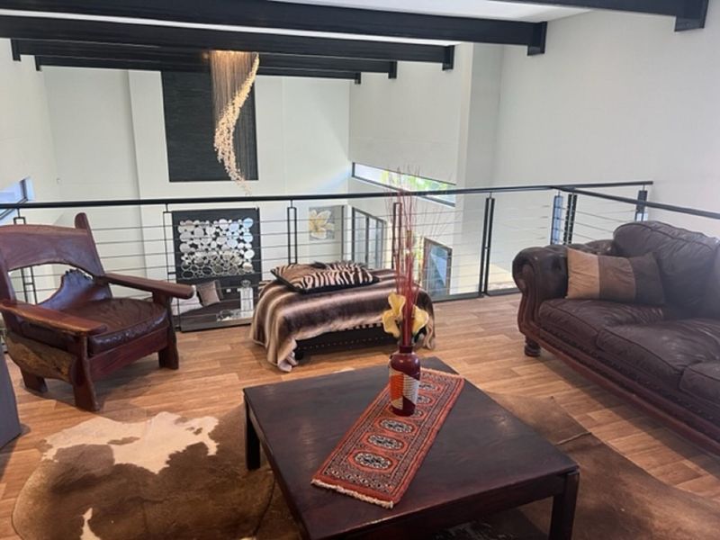 Designer luxurious home on offer. - Photo 10