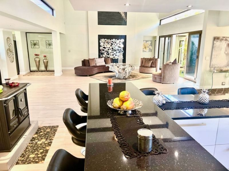 Designer luxurious home on offer. - Photo 4