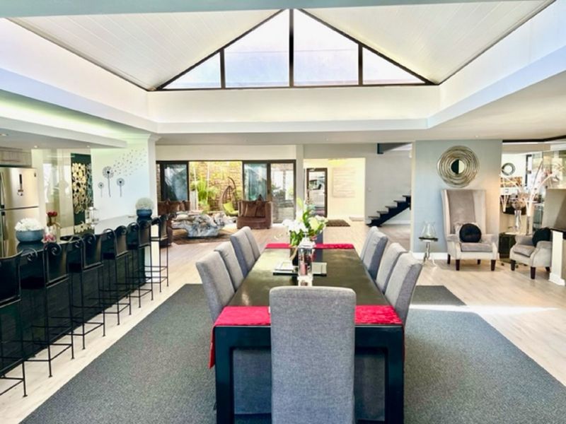 Designer luxurious home on offer. - Photo 5