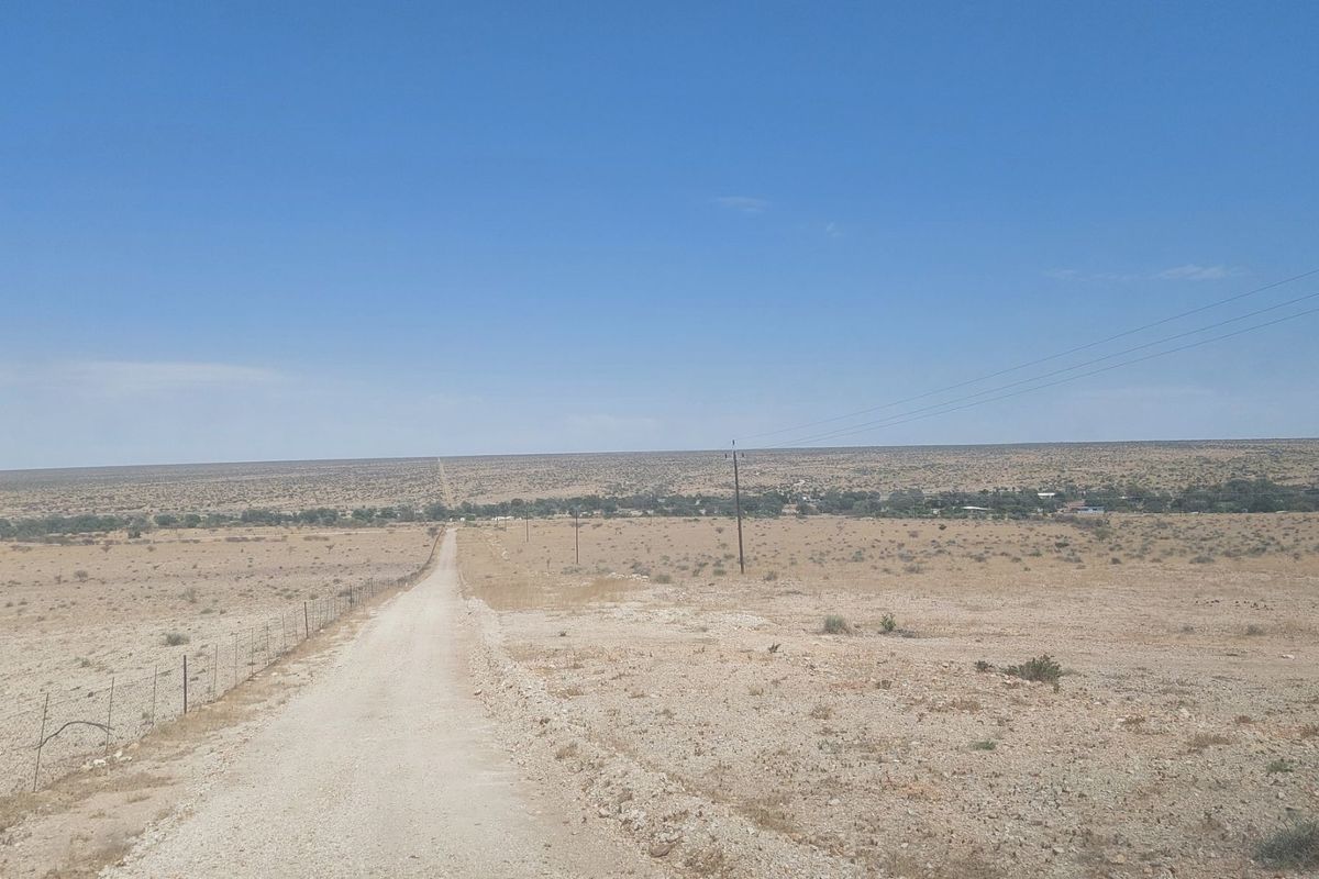 Plot for sale with a stunning view - Photo 3