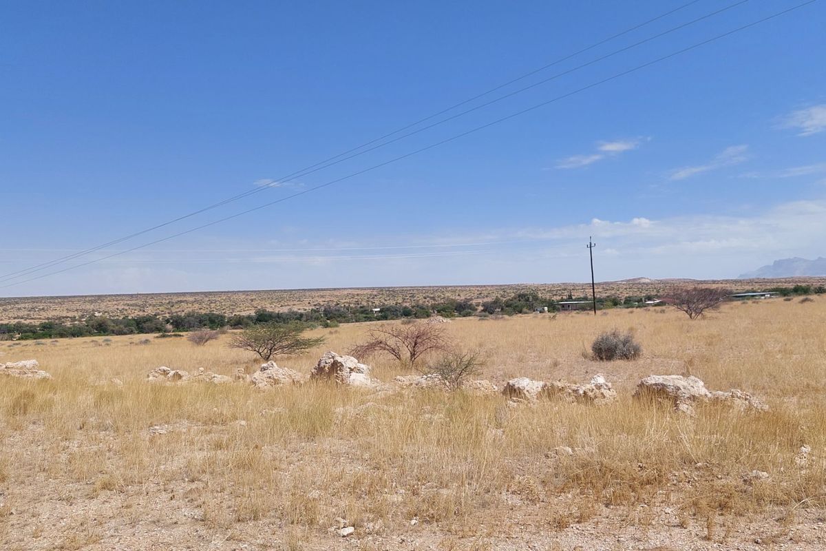 Plot for sale with a stunning view - Photo 2