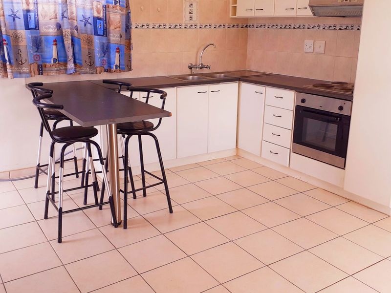 Beautiful and very neat House for Sale at the outskirts of Cimbebasia - Photo 7