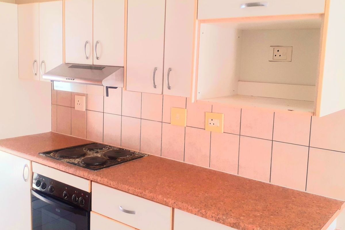 TOWN HOUSE FOR SALE EXT 1 PIONIERSPARK - Photo 4